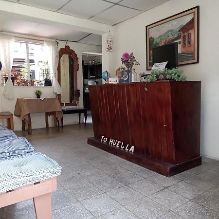 Huellas Hostal Antigua Exterior foto