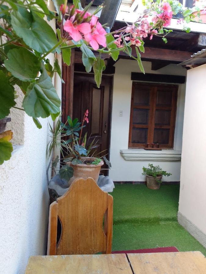Huellas Hostal Antigua Exterior foto
