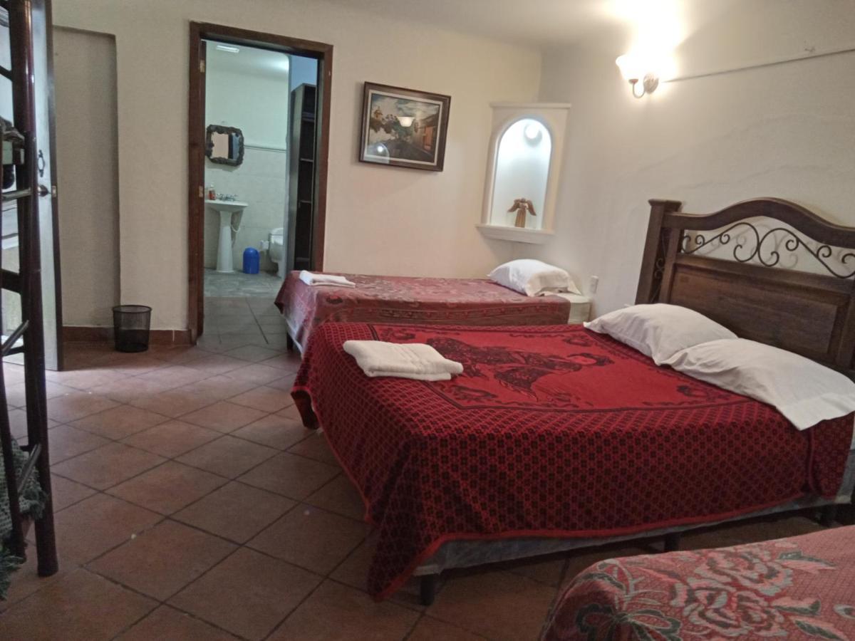 Huellas Hostal Antigua Exterior foto